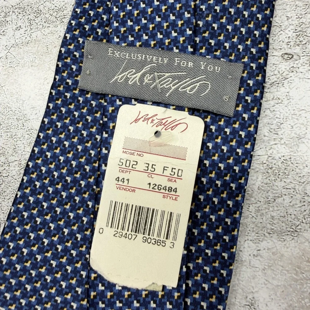 Lord & Taylor Exclusively For You Tie Mens OS Blue Geometric‎ 100% Silk Necktie